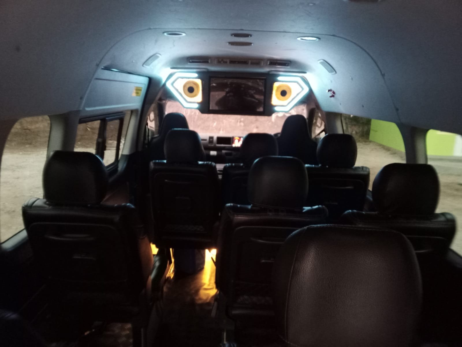 Interior kabin penuh Hiace Alfathan